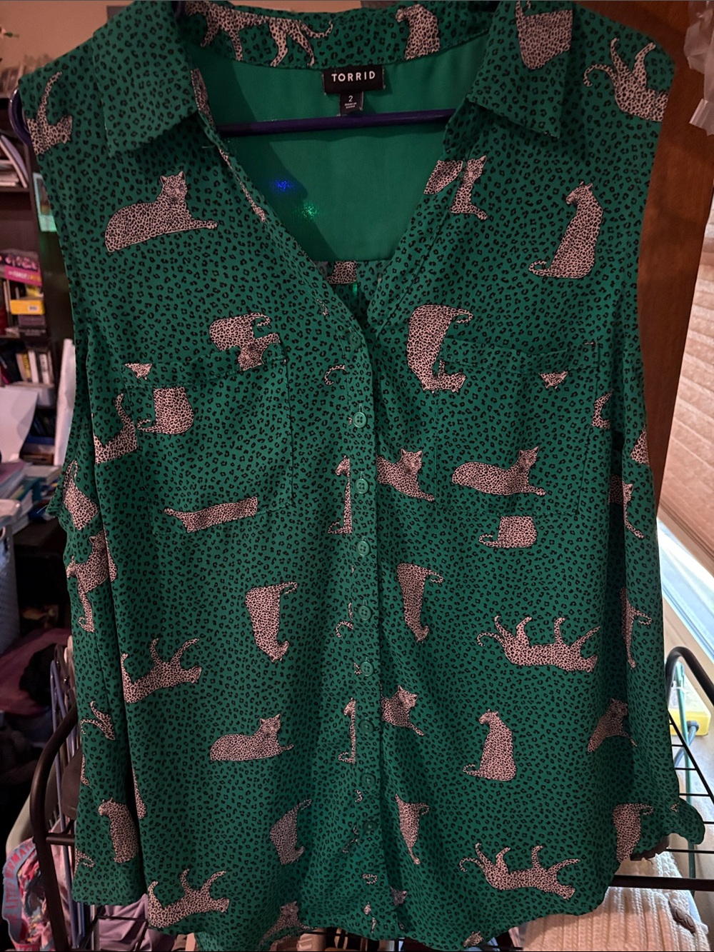 torrid Emerald Green Sleeveless Cat Print Button-Up Blouse